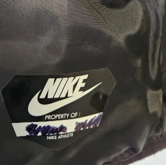 Nike “ Just Do It” all over Boys Size S (4-5 Yrs) Zip Puffer Coat / Jacket - Picture 9 of 9